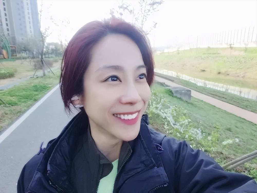 女团成员到行业精英韩国第四名认证开元棋牌韩女星身兼“三份工作”从(图3)