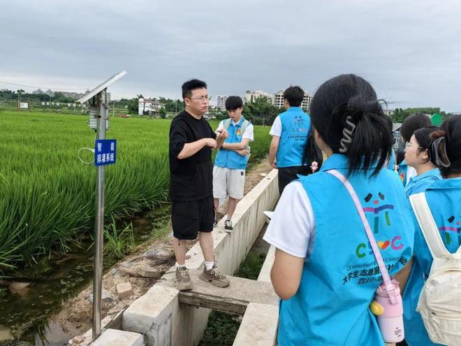 能乡村振兴青春力量书写绿色答卷开元棋牌暑期三下乡绿材科技赋(图2)